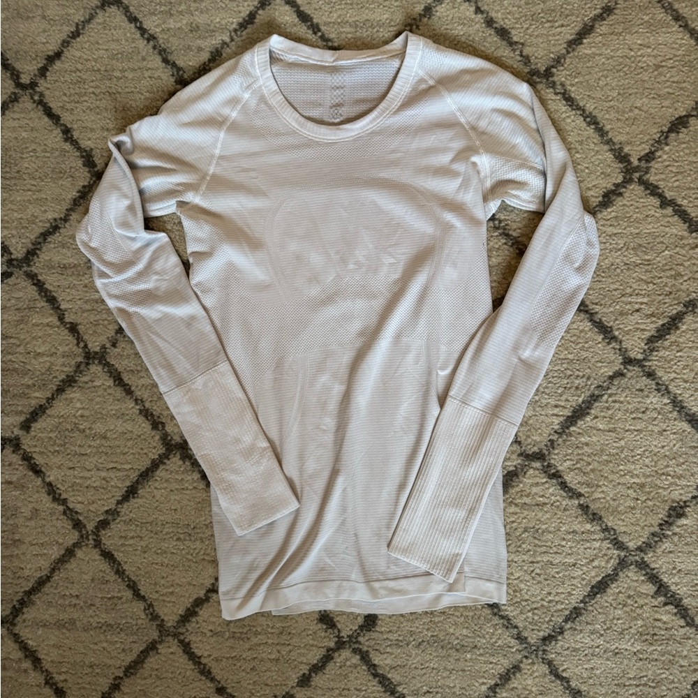 Lululemon long sleeve swiftly tech